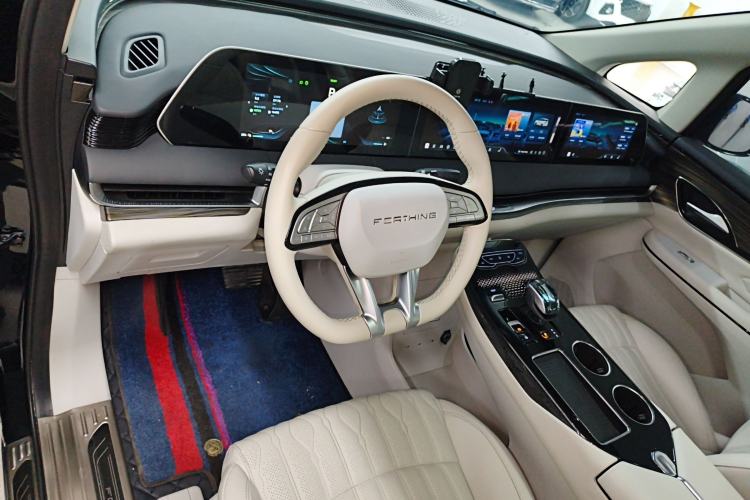 Used FORTHING Xinghai V9 2024 1.5TD 200km Qingyunti Series Premium Version Center Console