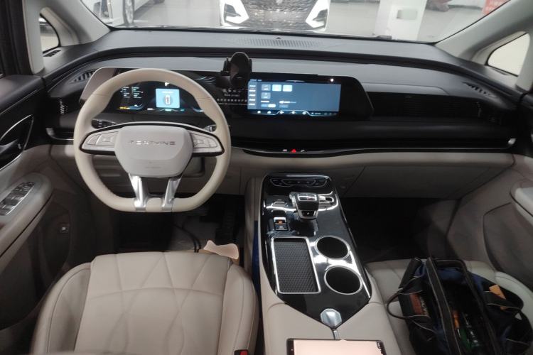 Used FORTHING Xinghai V9 2024 1.5TD 200km Chinese Knot Series Luxury Version Center Console