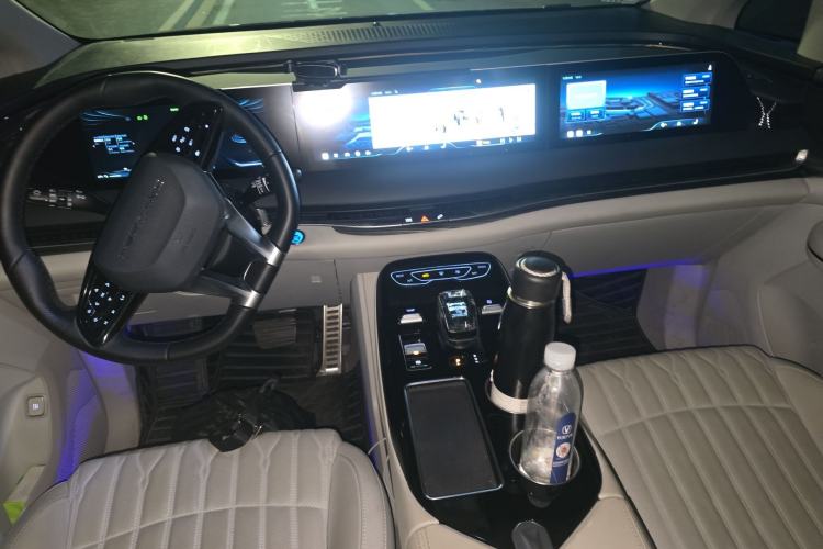 Used FORTHING Xinghai V9 2024 1.5TD 100km Chinese Knot Series Luxury Version Center Console