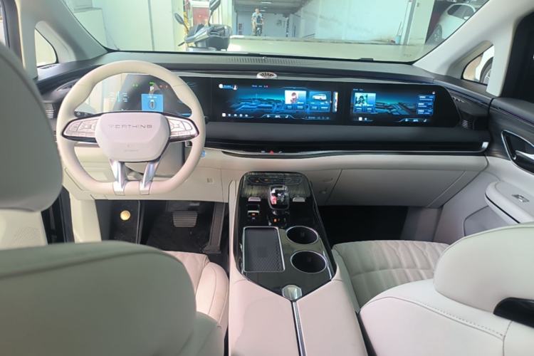 Used FORTHING Xinghai V9 2024 1.5TD 200km Qingyunti Series Premium Version Center Console