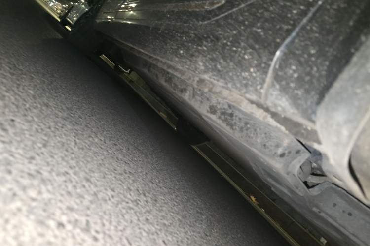 Used FORTHING Xinghai V9 2024 1.5TD 100km Chinese Knot Series Luxury Version Chassis Front Right