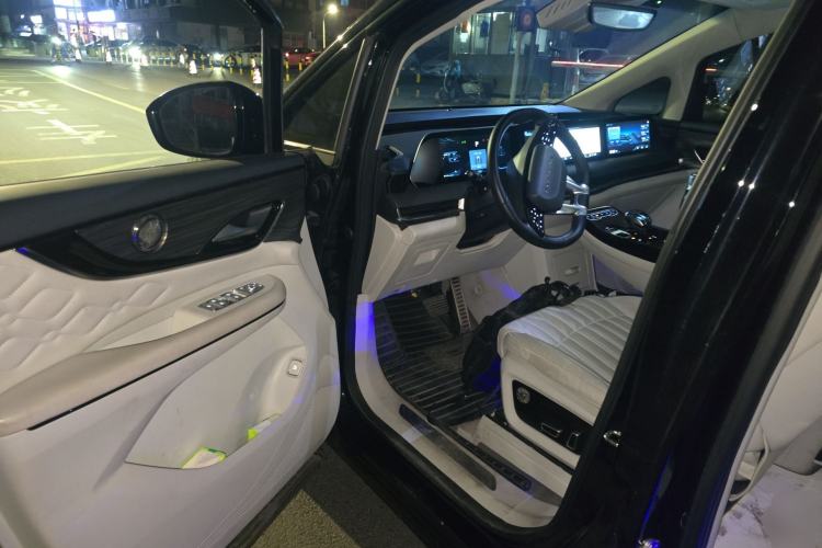Used FORTHING Xinghai V9 2024 1.5TD 100km Chinese Knot Series Luxury Version Driver Seat