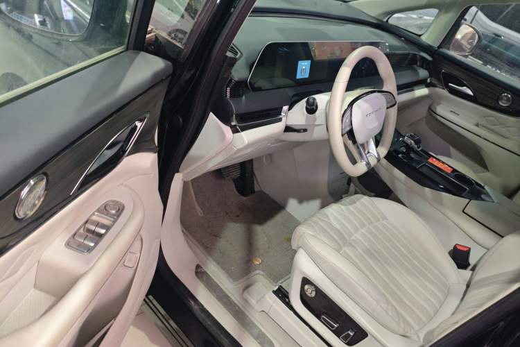 Used FORTHING Xinghai V9 2024 1.5TD 200km Chinese Knot Series Premium Edition Driver Seat