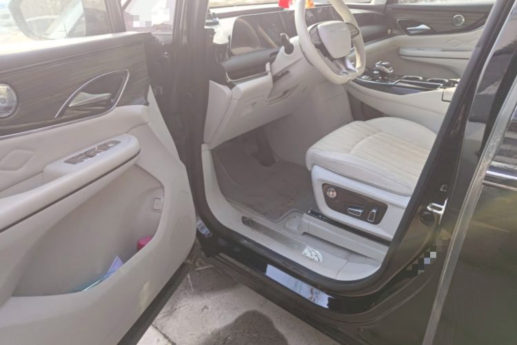 Used FORTHING Xinghai V9 2024 1.5TD 200km Chinese Knot Series Premium Edition Driver Seat