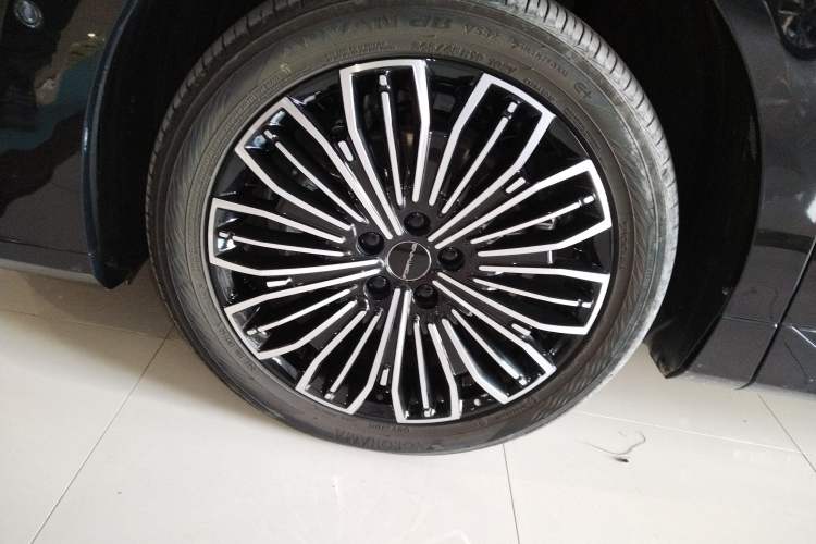 Used FORTHING Xinghai V9 2024 1.5TD 200km Qingyunti Series Flagship Edition Exterior 2