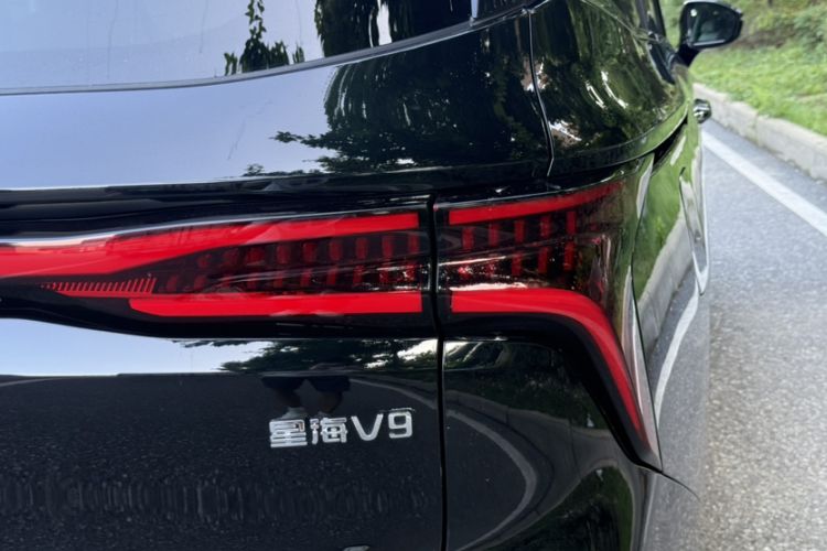 Used FORTHING Xinghai V9 2024 1.5TD 200km Chinese Knot Series Premium Edition Exterior 3