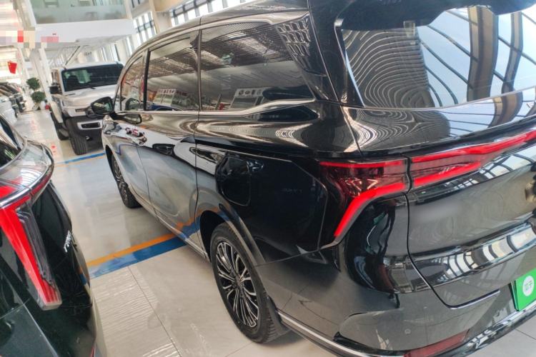 Used FORTHING Xinghai V9 2024 1.5TD 200km Chinese Knot Series Luxury Version Exterior 3