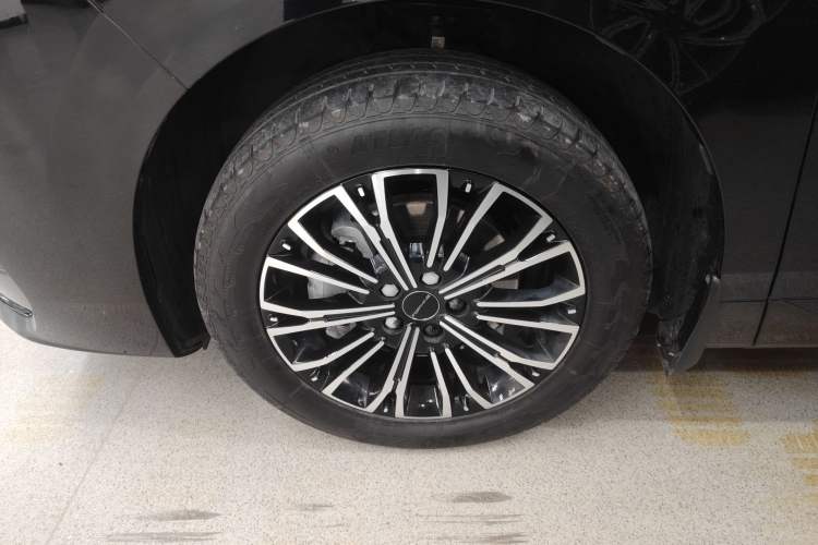 Used FORTHING Xinghai V9 2024 1.5TD 200km Chinese Knot Series Luxury Version Exterior 4