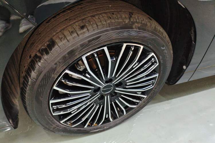 Used FORTHING Xinghai V9 2024 1.5TD 200km Qingyunti Series Flagship Edition Exterior 4