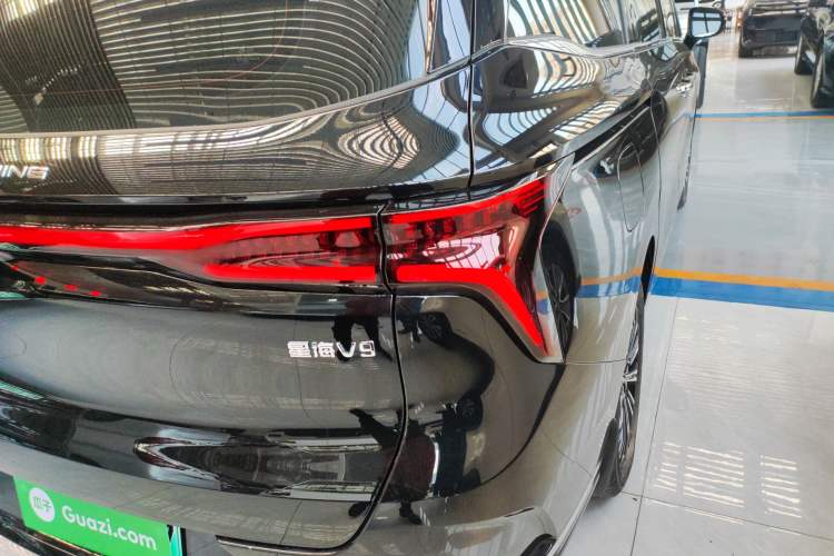Used FORTHING Xinghai V9 2024 1.5TD 200km Chinese Knot Series Luxury Version Exterior 6
