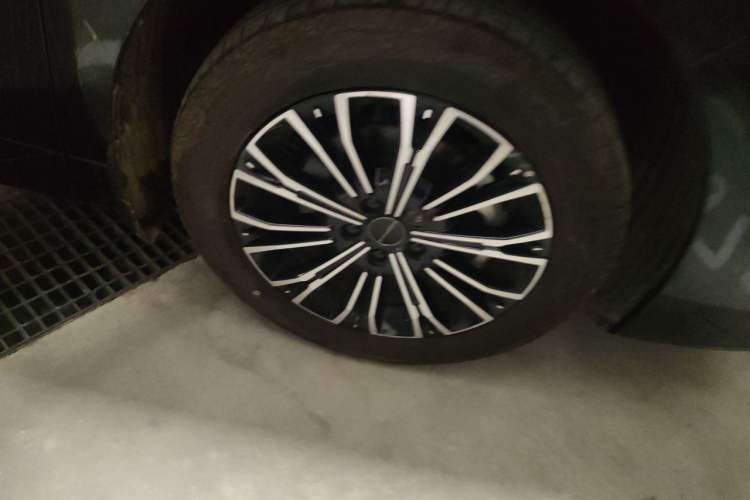 Used FORTHING Xinghai V9 2024 1.5TD 200km Chinese Knot Series Premium Edition Exterior 7