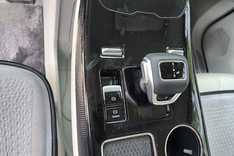 Used FORTHING Xinghai V9 2024 1.5TD 200km Chinese Knot Series Luxury Version Gear Lever