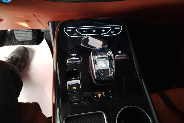 Used FORTHING Xinghai V9 2024 1.5TD 200km Qingyunti Series Flagship Edition Gear Lever