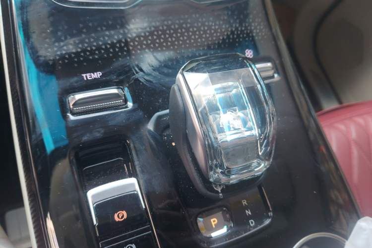 Used FORTHING Xinghai V9 2024 1.5TD 200km Qingyunti Series Premium Version Gear Lever