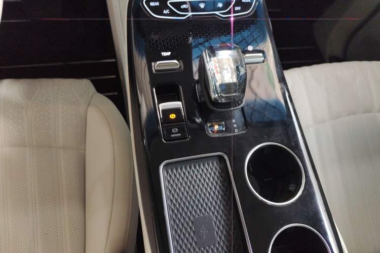 Used FORTHING Xinghai V9 2024 1.5TD 200km Qingyunti Series Premium Version Gear Lever