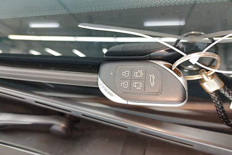 Used FORTHING Xinghai V9 2024 1.5TD 200km Qingyunti Series Premium Version Interior 1