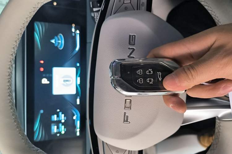 Used FORTHING Xinghai V9 2024 1.5TD 200km Qingyunti Series Premium Version Interior 1