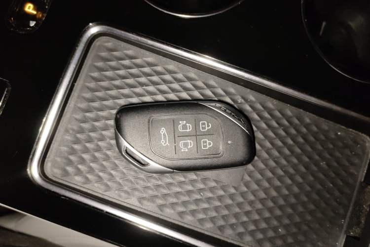 Used FORTHING Xinghai V9 2024 1.5TD 200km Qingyunti Series Premium Version Interior 1