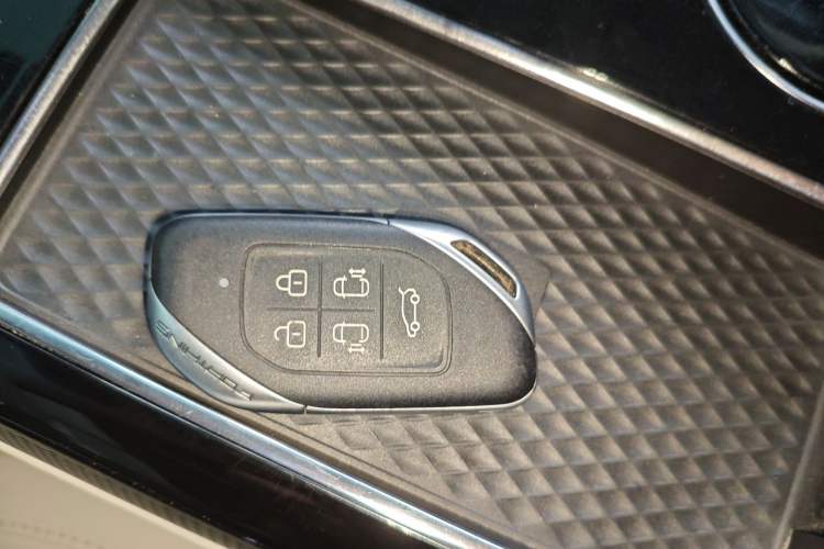 Used FORTHING Xinghai V9 2024 1.5TD 200km Qingyunti Series Flagship Edition Interior 1