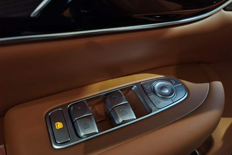 Used FORTHING Xinghai V9 2024 1.5TD 200km Qingyunti Series Flagship Edition Interior 10