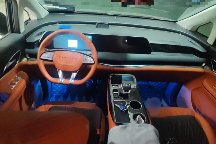 Used FORTHING Xinghai V9 2024 1.5TD 200km Chinese Knot Series Premium Edition Interior 2