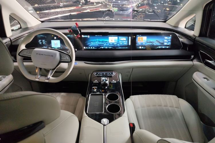 Used FORTHING Xinghai V9 2024 1.5TD 200km Qingyunti Series Premium Version Interior 2