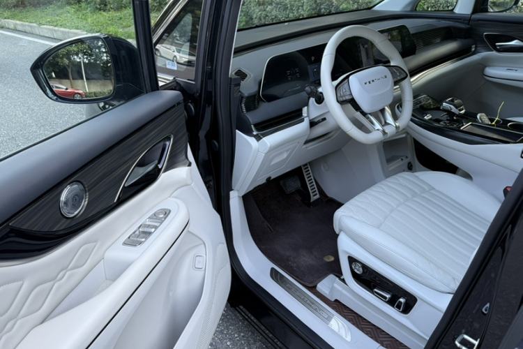 Used FORTHING Xinghai V9 2024 1.5TD 200km Chinese Knot Series Premium Edition Interior 3