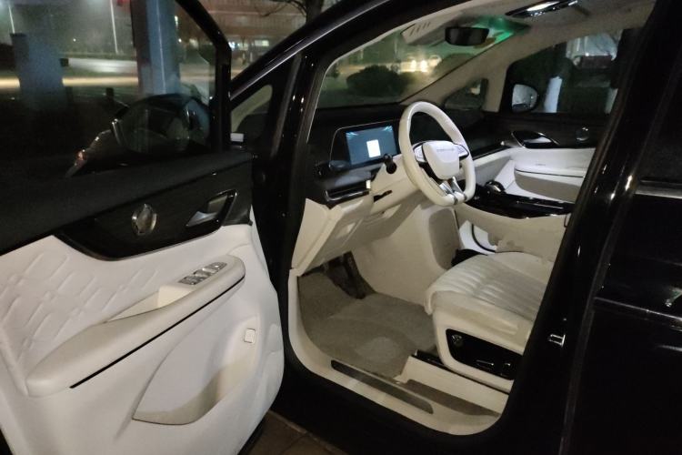 Used FORTHING Xinghai V9 2024 1.5TD 200km Qingyunti Series Premium Version Interior 3