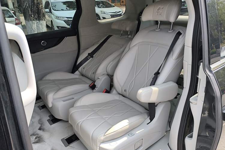 Used FORTHING Xinghai V9 2024 1.5TD 200km Chinese Knot Series Luxury Version Left Rear Seat