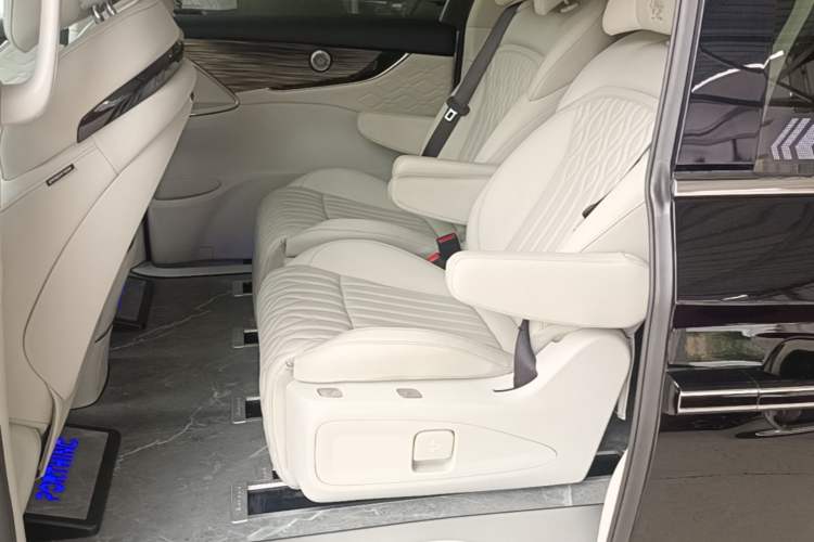 Used FORTHING Xinghai V9 2024 1.5TD 200km Chinese Knot Series Premium Edition Left Rear Seat