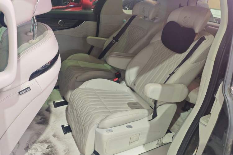 Used FORTHING Xinghai V9 2024 1.5TD 200km Chinese Knot Series Premium Edition Left Rear Seat