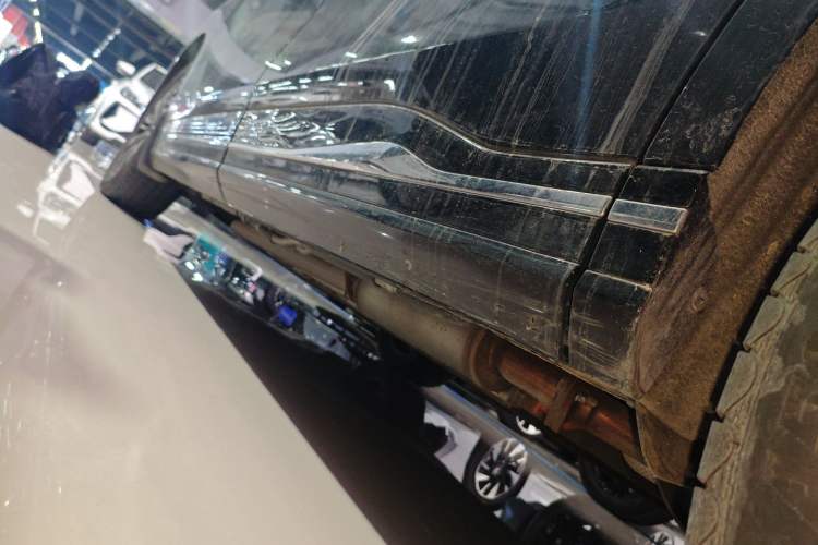Used FORTHING Xinghai V9 2024 1.5TD 200km Chinese Knot Series Premium Edition Left Side Sill