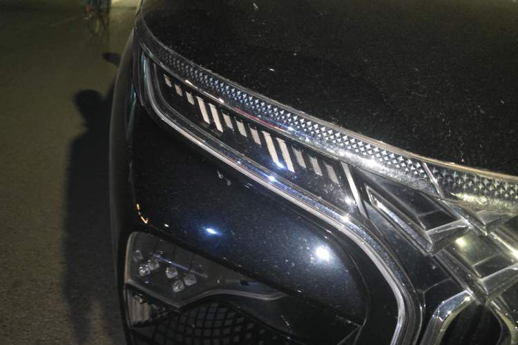 Used FORTHING Xinghai V9 2024 1.5TD 100km Chinese Knot Series Luxury Version Right Front Headlight