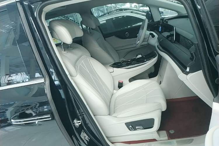 Used FORTHING Xinghai V9 2024 1.5TD 200km Chinese Knot Series Luxury Version Right Front Seat