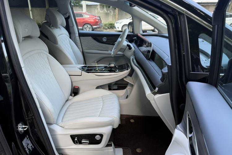 Used FORTHING Xinghai V9 2024 1.5TD 200km Chinese Knot Series Premium Edition Right Front Seat