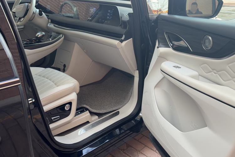 Used FORTHING Xinghai V9 2024 1.5TD 200km Qingyunti Series Premium Version Right Front Seat