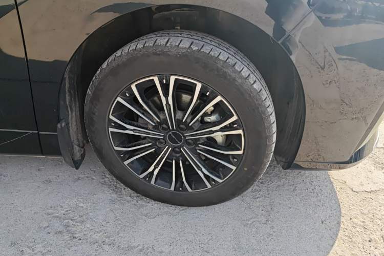 Used FORTHING Xinghai V9 2024 1.5TD 200km Qingyunti Series Premium Version Right Front Wheel Hub