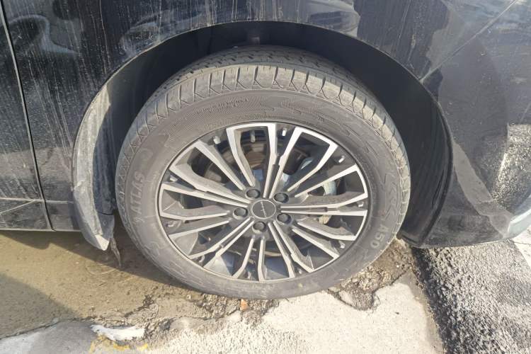 Used FORTHING Xinghai V9 2024 1.5TD 200km Chinese Knot Series Premium Edition Right Front Wheel Hub