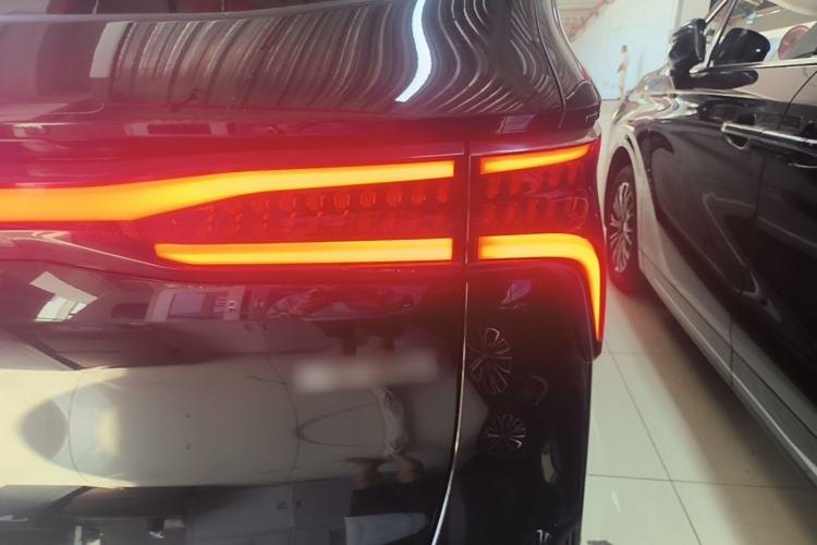 Used FORTHING Xinghai V9 2024 1.5TD 200km Qingyunti Series Premium Version Right Rear Taillight