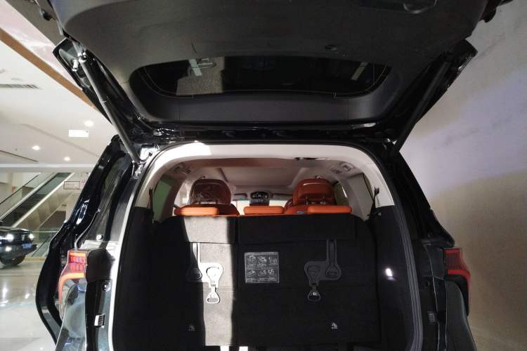 Used FORTHING Xinghai V9 2024 1.5TD 200km Qingyunti Series Flagship Edition Trunk
