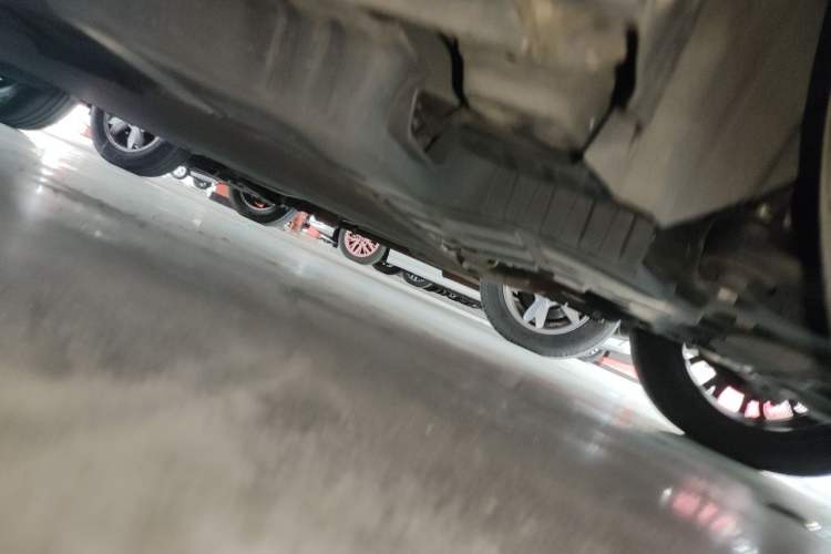 Used FORTHING Xinghai V9 2024 1.5TD 200km Qingyunti Series Premium Version Chassis Front Right
