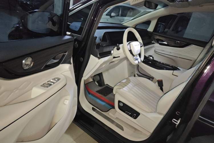 Used FORTHING Xinghai V9 2024 1.5TD 200km Qingyunti Series Premium Version Driver Seat