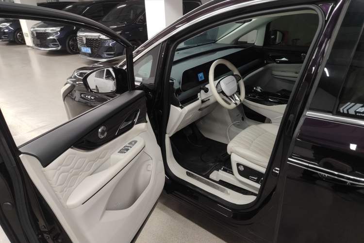 Used FORTHING Xinghai V9 2024 1.5TD 200km Qingyunti Series Premium Version Driver Seat