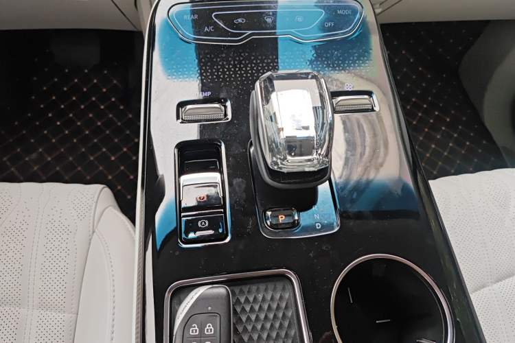 Used FORTHING Xinghai V9 2024 1.5TD 200km Qingyunti Series Flagship Edition Gear Lever