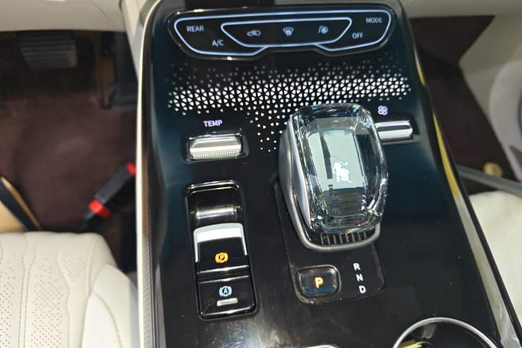 Used FORTHING Xinghai V9 2024 1.5TD 200km Qingyunti Series Premium Version Gear Lever