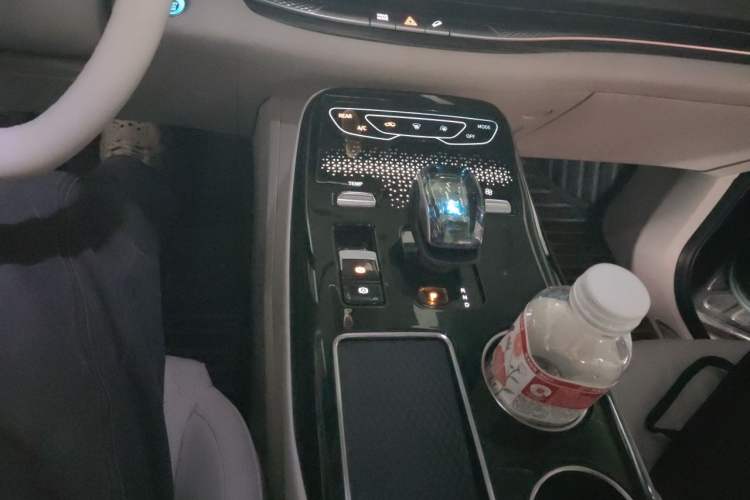 Used FORTHING Xinghai V9 2024 1.5TD 200km Qingyunti Series Premium Version Gear Lever