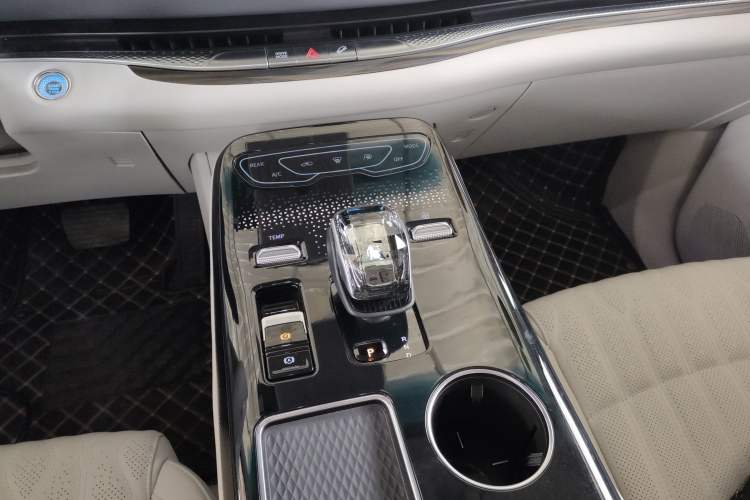 Used FORTHING Xinghai V9 2024 1.5TD 200km Qingyunti Series Premium Version Gear Lever