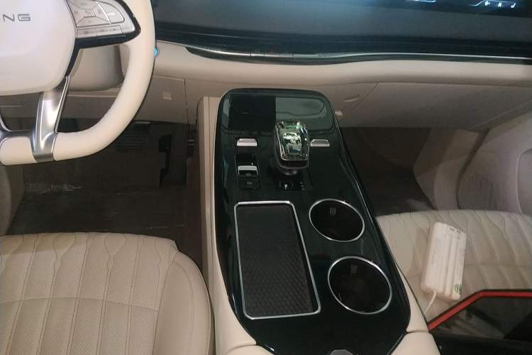 Used FORTHING Xinghai V9 2024 1.5TD 200km Qingyunti Series Premium Version Gear Lever