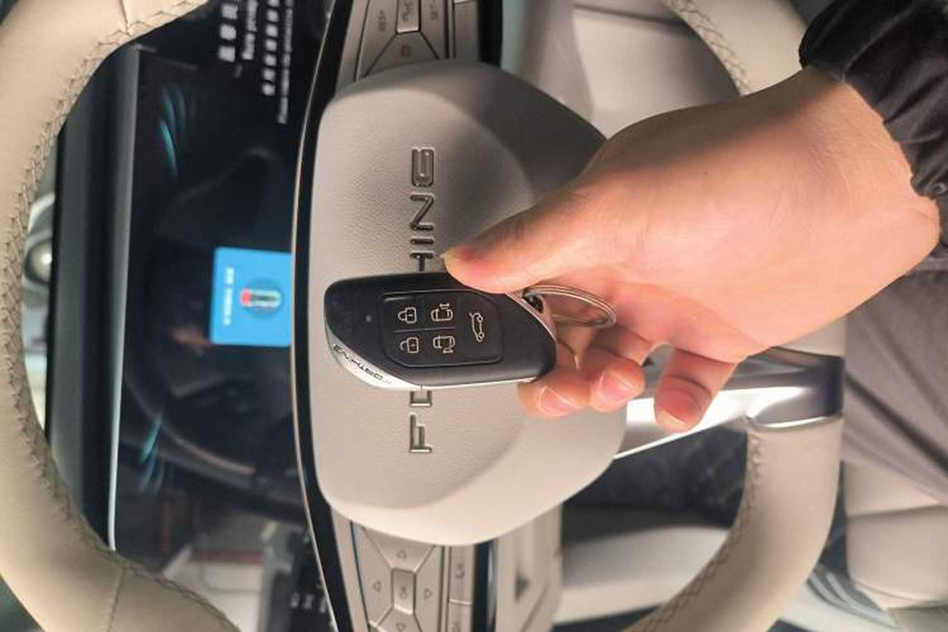 Used FORTHING Xinghai V9 2024 1.5TD 200km Chinese Knot Series Luxury Version Interior 1