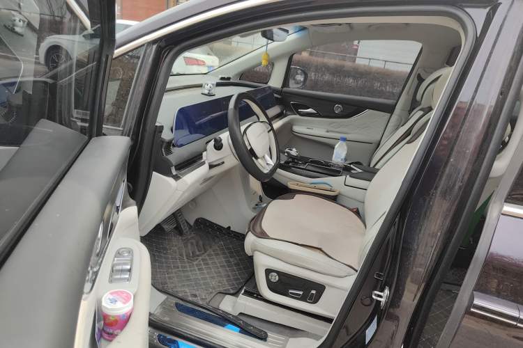 Used FORTHING Xinghai V9 2024 1.5TD 200km Qingyunti Series Premium Version Interior 3